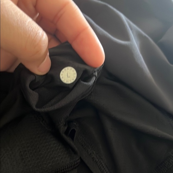 Lululemon men black Athletic Short - Picture 7 of 9